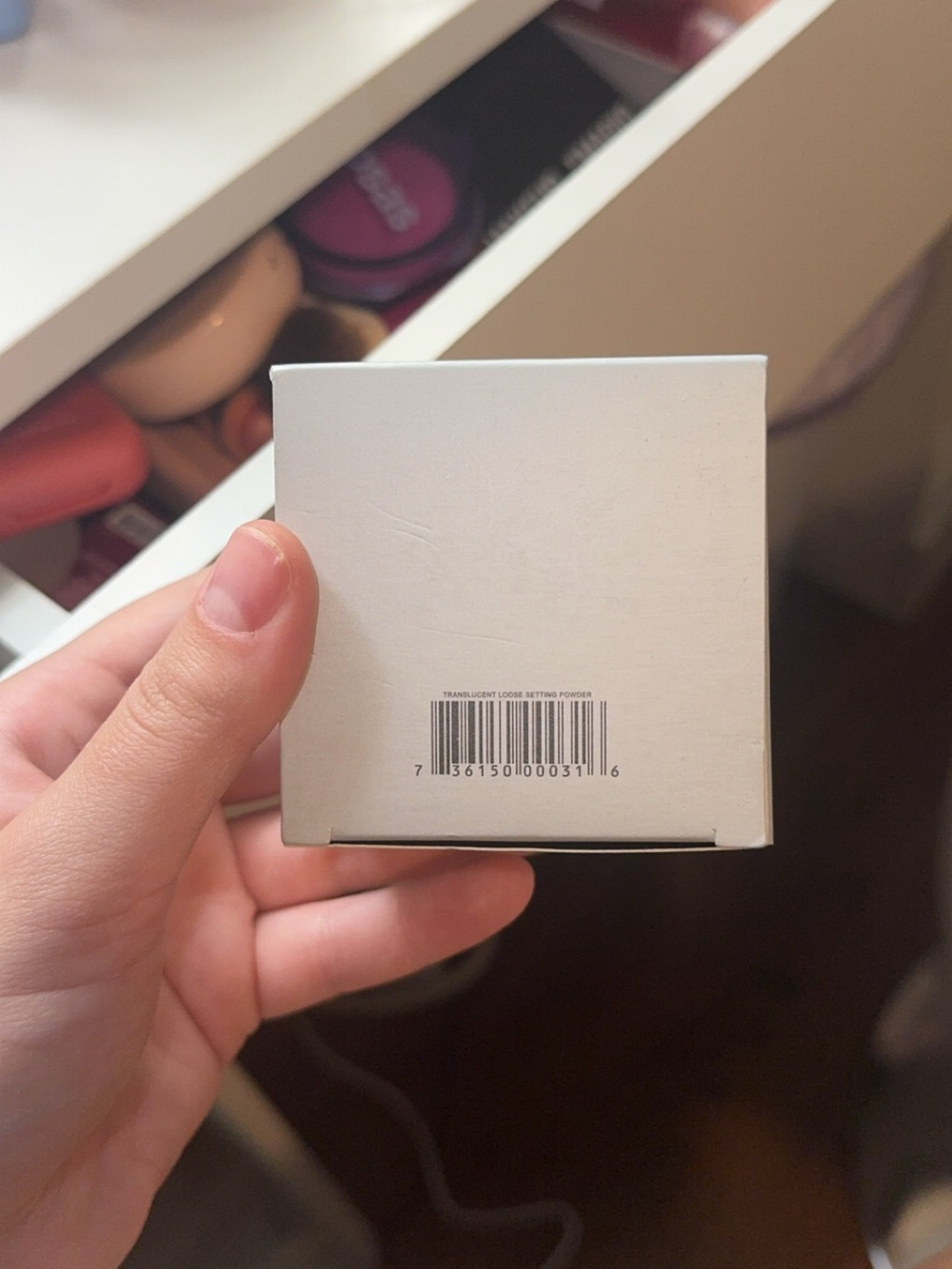 Laura Mercier Loose Setting Powder - Translucent - Picture 5 of 10